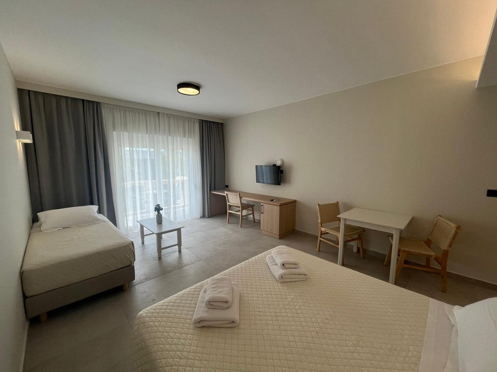 Mediterranean Sea Top Floor Palaiochora Exterior photo